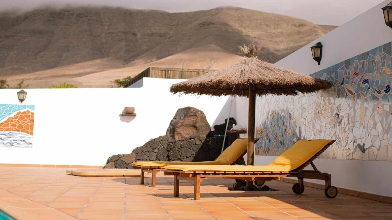 Bungalow Allende Famara Con Piscina Privada Y Ac Екстер'єр фото