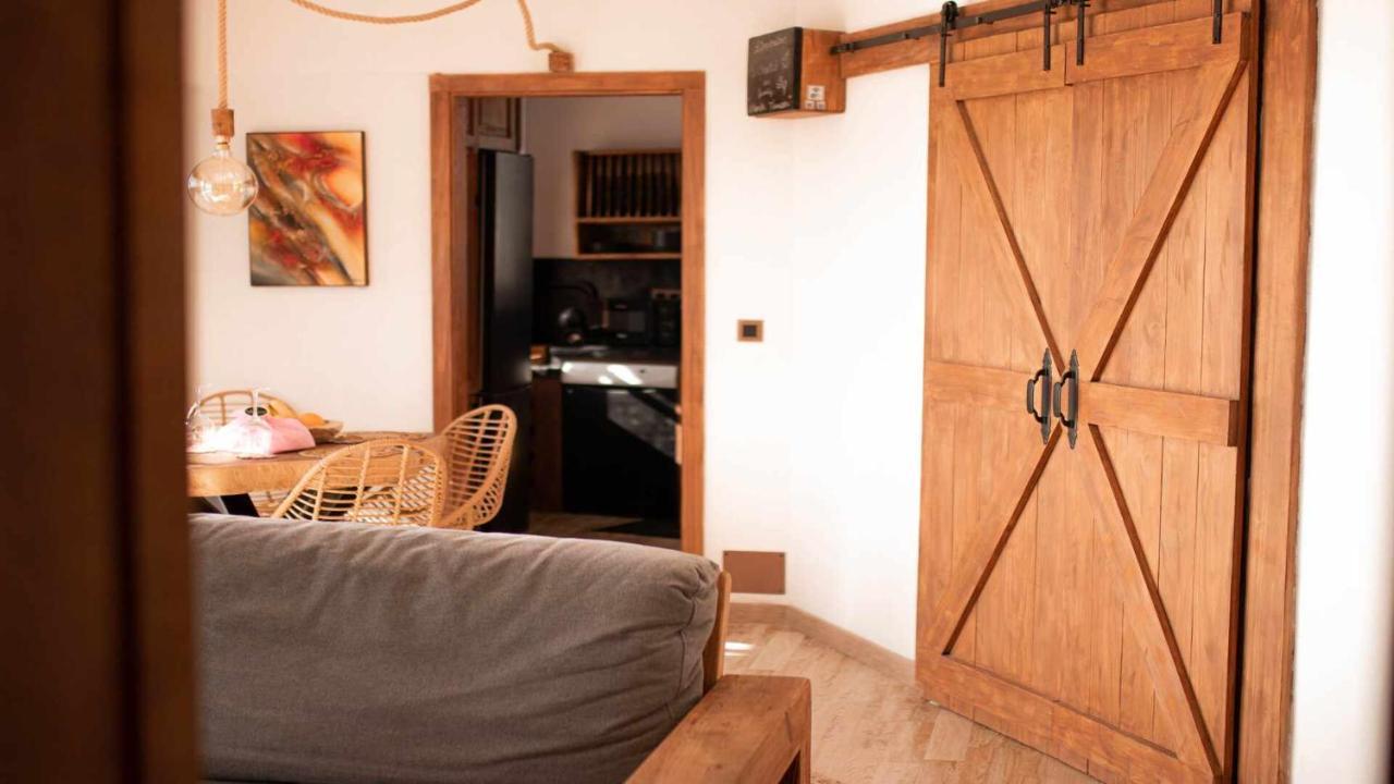 Bungalow Allende Famara Con Piscina Privada Y Ac Екстер'єр фото